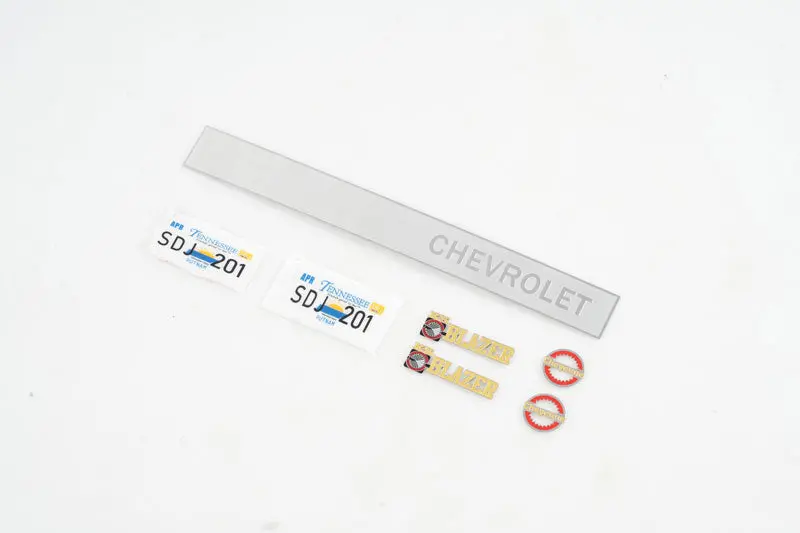 1:10 Chevrolet K5 Blazer Logo And License Plate 1