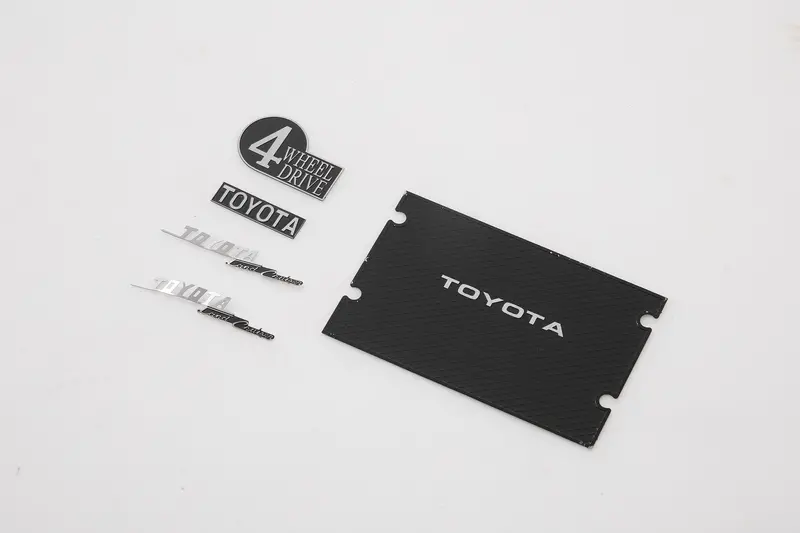 1:10 Toyota Fj40 Name Plate And Logo Set 1